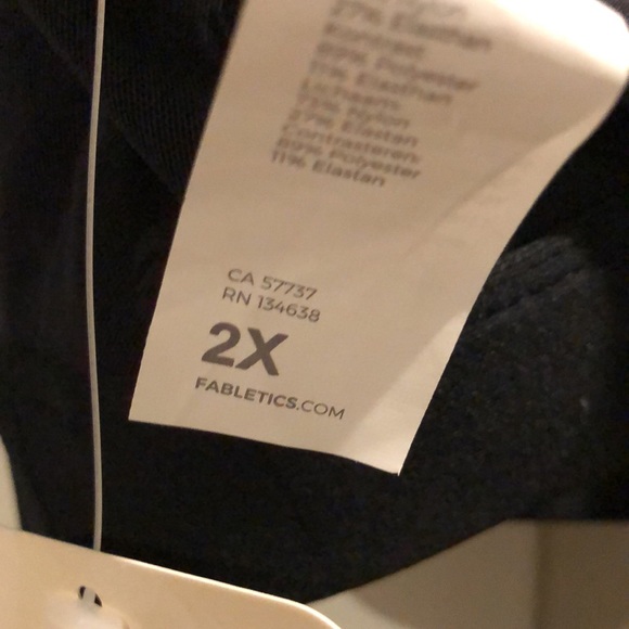 Black Fabletics sports bra - Picture 4 of 4